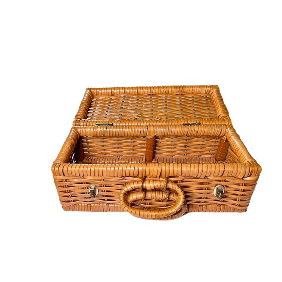 Vintage Plastic Wicker Box with Handles and Buckle Lock Closure 12x5 - Picture 6 of 7